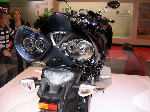 Motorrad vor dem Verkaufsraum von Care Garden in Ingolstadt